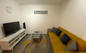 Marie'S Serviced Apartment 2 Bed Olivier Court